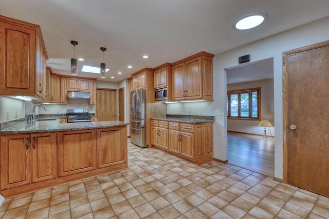 W167 Cottage AVENUE, Oconomowoc, WI 53066