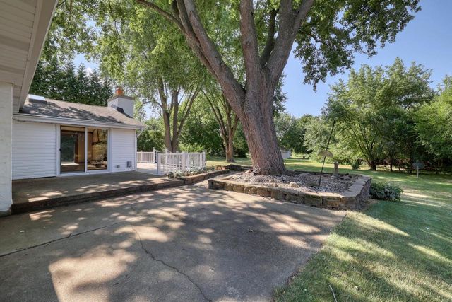 W167 Cottage AVENUE, Oconomowoc, WI 53066