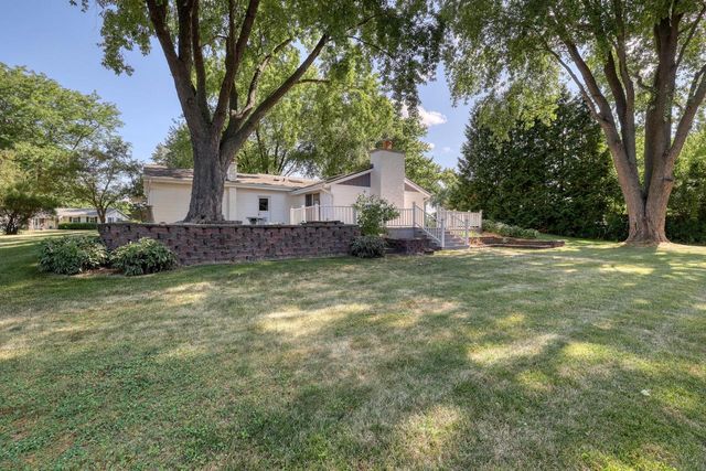 W167 Cottage AVENUE, Oconomowoc, WI 53066