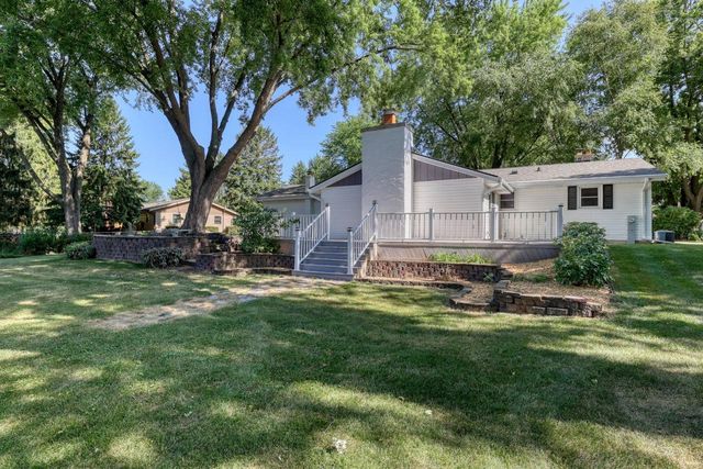 W167 Cottage AVENUE, Oconomowoc, WI 53066