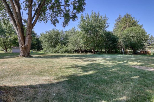W167 Cottage AVENUE, Oconomowoc, WI 53066