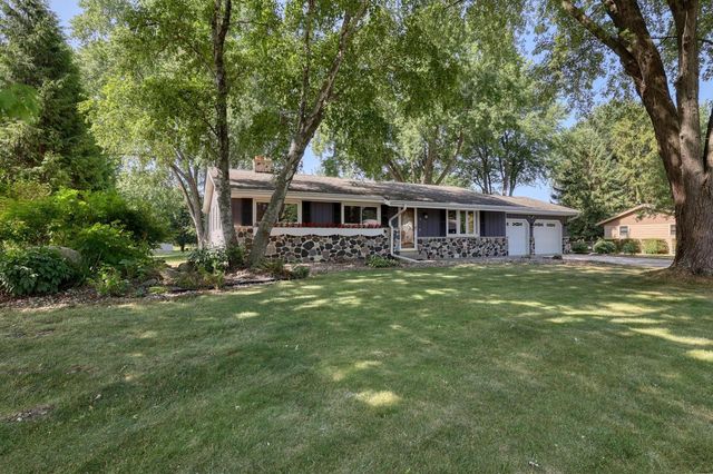 W167 Cottage AVENUE, Oconomowoc, WI 53066