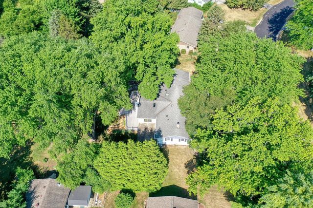W167 Cottage AVENUE, Oconomowoc, WI 53066