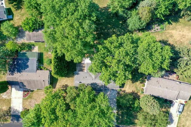 W167 Cottage AVENUE, Oconomowoc, WI 53066