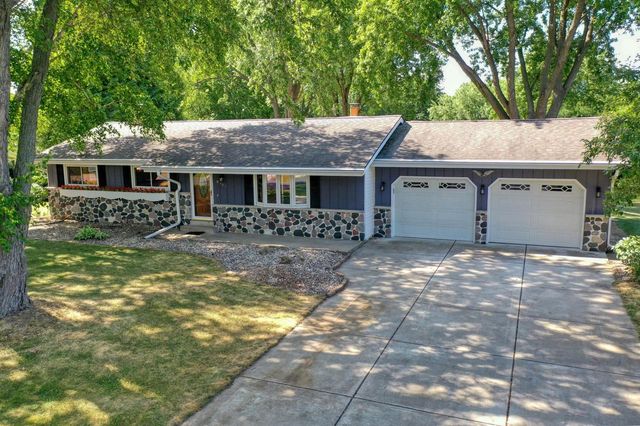 W167 Cottage AVENUE, Oconomowoc, WI 53066