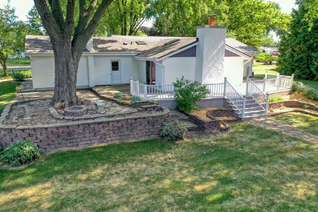 W167 Cottage AVENUE, Oconomowoc, WI 53066
