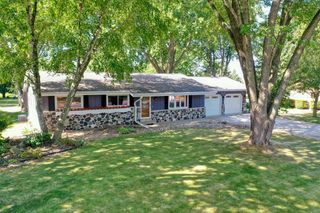 W167 Cottage AVENUE, Oconomowoc, WI 53066