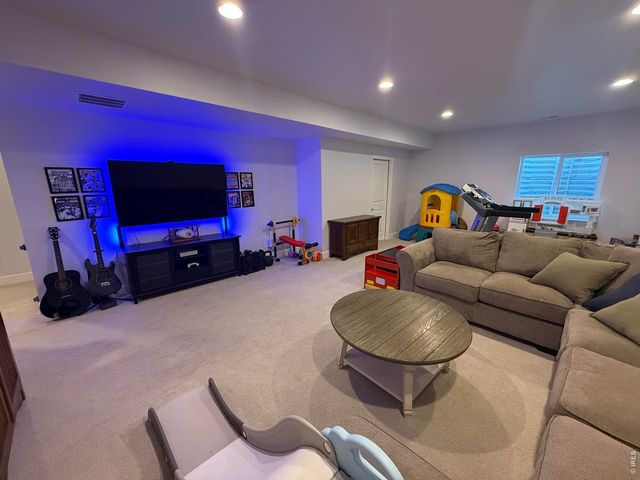 709 Hillspire Dr, Windsor, CO 80550