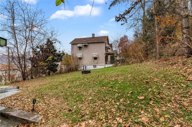 821 George St, Coraopolis, PA 15108