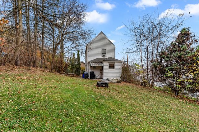 821 George St, Coraopolis, PA 15108