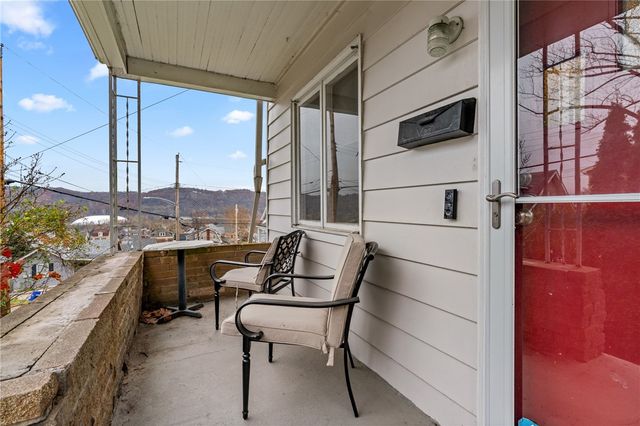 821 George St, Coraopolis, PA 15108