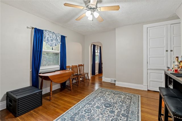 821 George St, Coraopolis, PA 15108