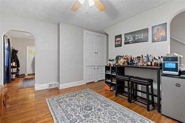 821 George St, Coraopolis, PA 15108