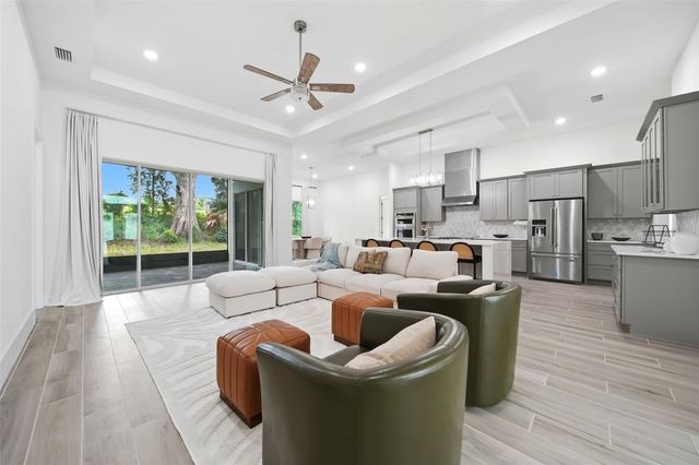 555 SANCTUARY GOLF PLACE, Apopka, FL 32712