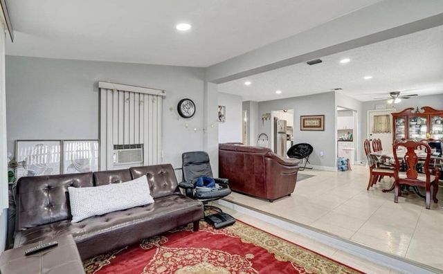 7530 Atlanta Street, Hollywood, FL 33024