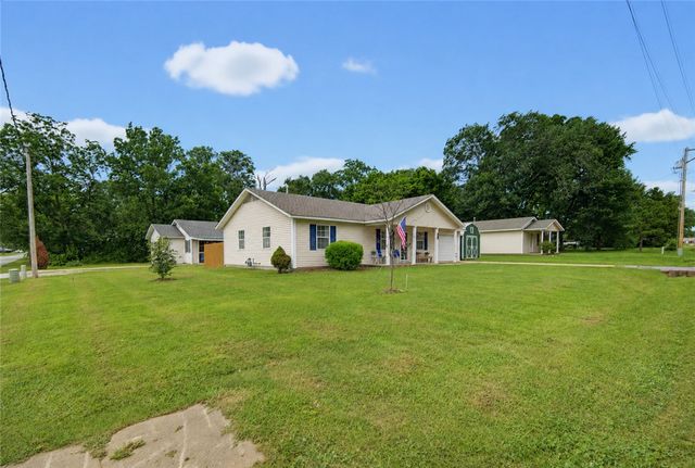 109 SW 3rd Avenue, Gravette, AR 72736