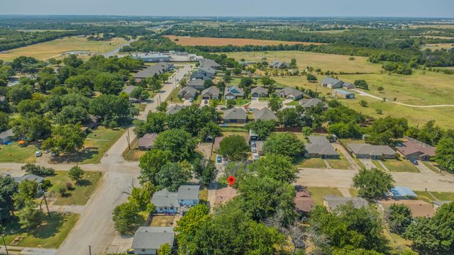 310 Jagoe Street, Krum, TX 76249