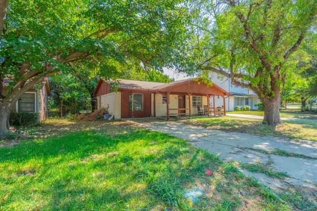 310 Jagoe Street, Krum, TX 76249