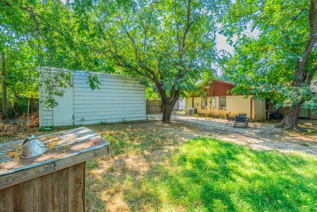 310 Jagoe Street, Krum, TX 76249