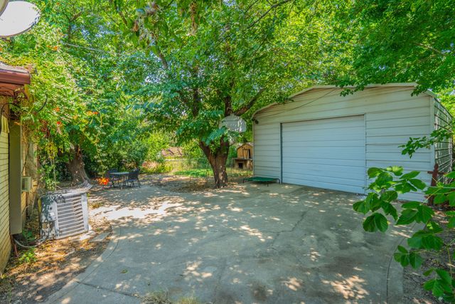 310 Jagoe Street, Krum, TX 76249