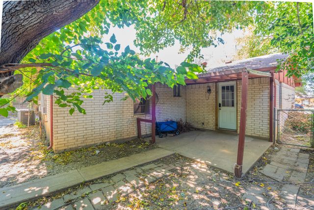310 Jagoe Street, Krum, TX 76249