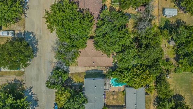 310 Jagoe Street, Krum, TX 76249