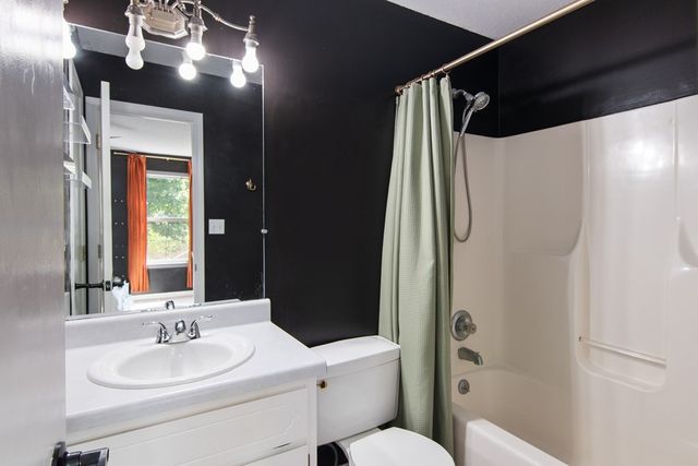 3218 N Senseney Cir, Clarksville, TN 37042