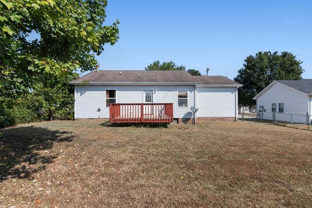 3218 N Senseney Cir, Clarksville, TN 37042