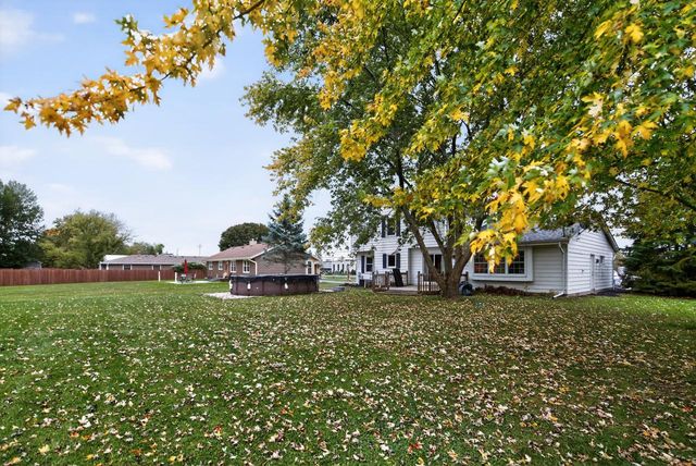 8416 W Forest Hill AVENUE, Franklin, WI 53132