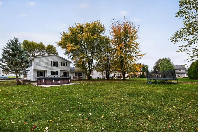 8416 W Forest Hill AVENUE, Franklin, WI 53132