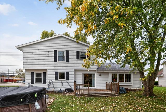 8416 W Forest Hill AVENUE, Franklin, WI 53132