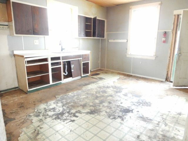 195 W 15th Street, Chicago Heights, IL 60411
