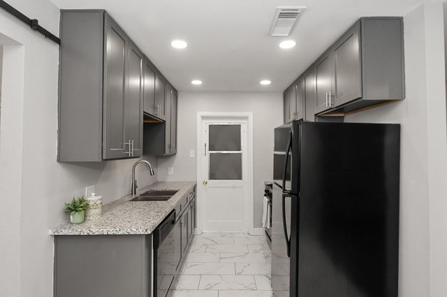 1218 Gary Avenue, Pasadena, TX 77502