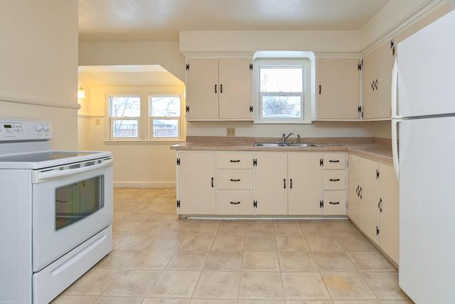 1715 W WISCONSIN AVENUE, Appleton, WI 54911