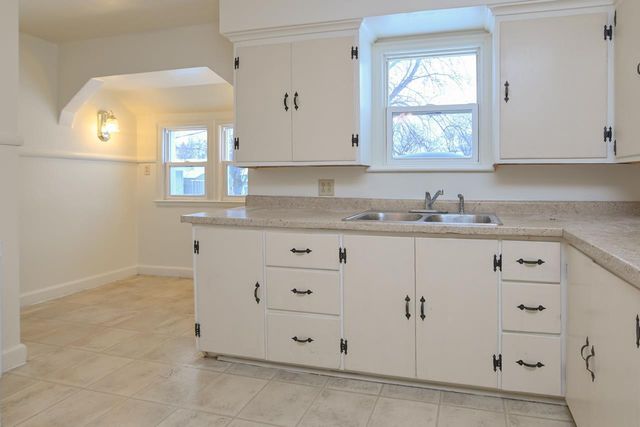 1715 W WISCONSIN AVENUE, Appleton, WI 54911