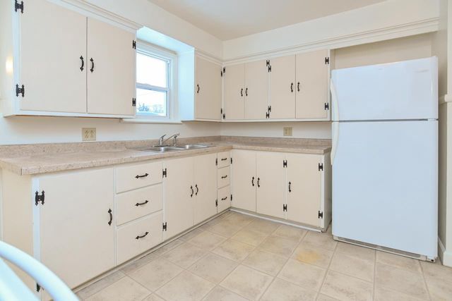 1715 W WISCONSIN AVENUE, Appleton, WI 54911