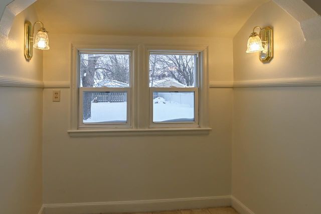 1715 W WISCONSIN AVENUE, Appleton, WI 54911