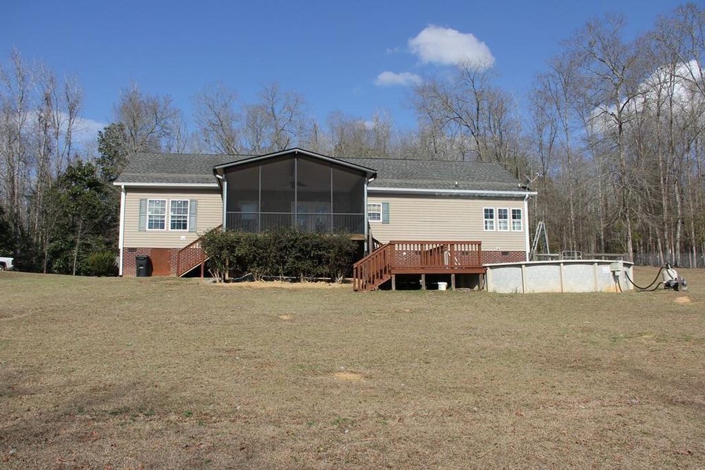Image 11 of property listing at 6611 North Road, North, SC 29112