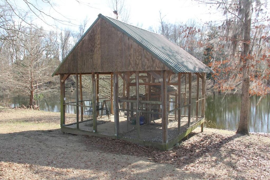 Image 12 of property listing at 6611 North Road, North, SC 29112