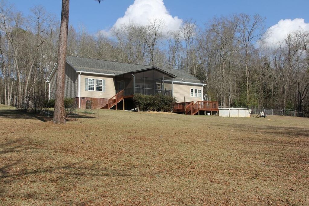 Image 14 of property listing at 6611 North Road, North, SC 29112