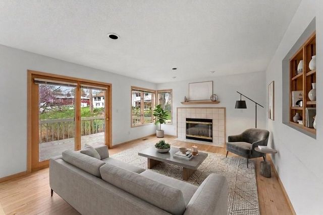 24 Samuel Drive, Iowa City, IA 52245