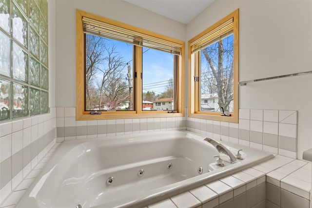 24 Samuel Drive, Iowa City, IA 52245