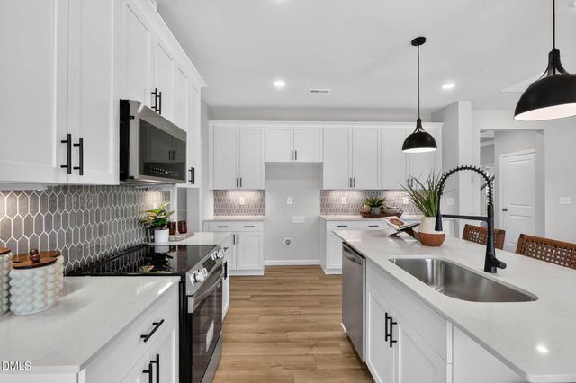 98 Knotts Loop, Lillington, NC 27546