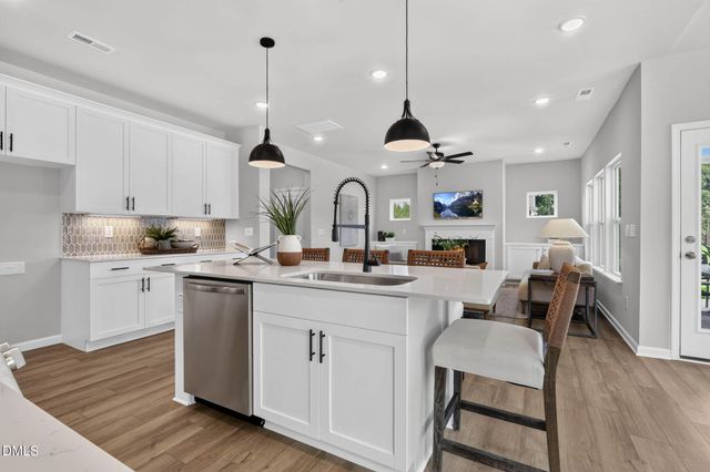98 Knotts Loop, Lillington, NC 27546