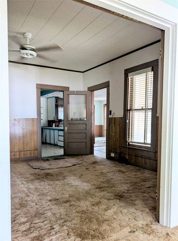 1000 N Morris Street, Gainesville, TX 76240