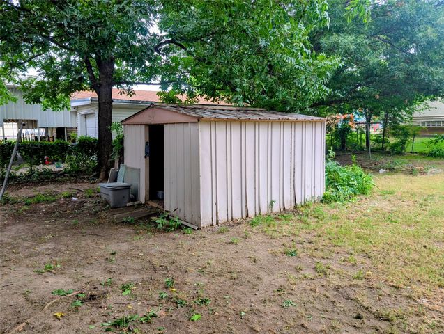 1000 N Morris Street, Gainesville, TX 76240