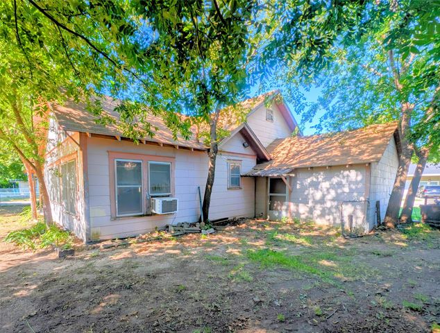 1000 N Morris Street, Gainesville, TX 76240