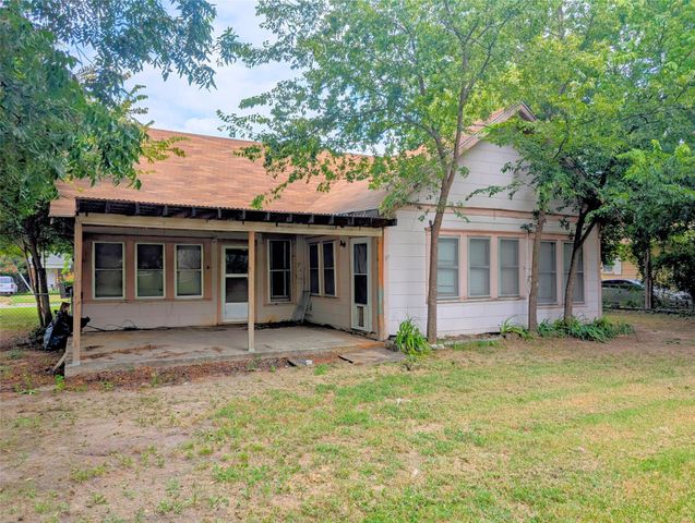 1000 N Morris Street, Gainesville, TX 76240