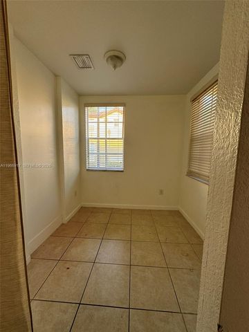 9257 SW 227th St 11, Cutler Bay, FL 33190