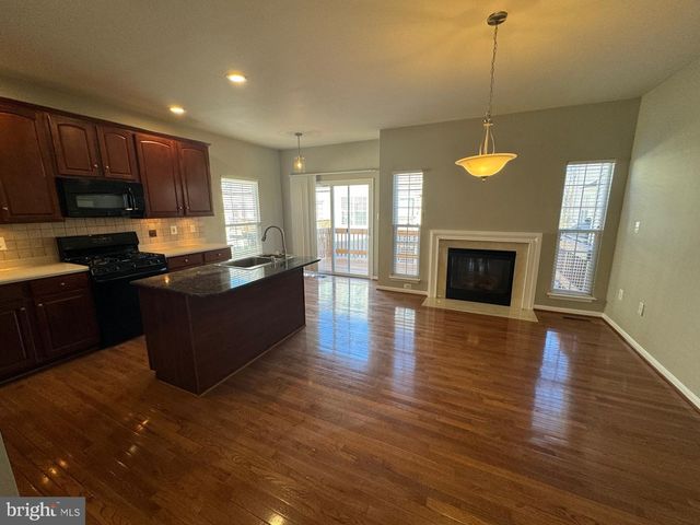 14190 HUNTERS RUN WAY, Gainesville, VA 20155